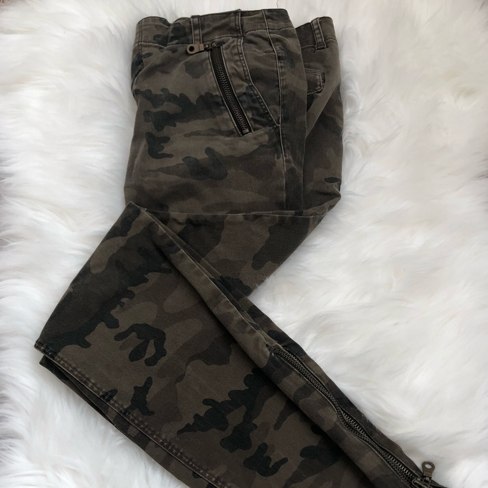 Zara Basics Camouflage pants